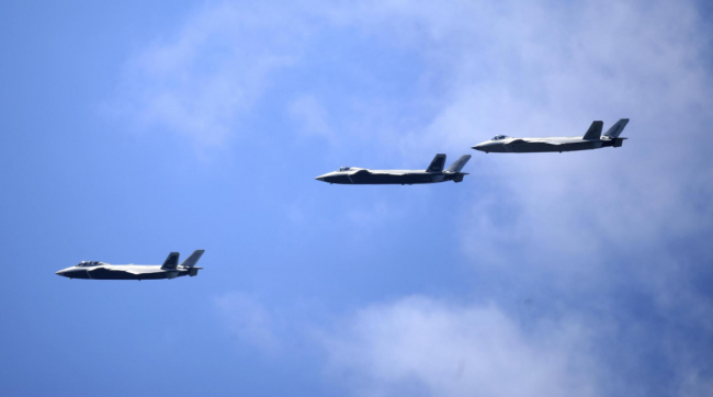1588架！日本突然披露，中国空军的实力，深不可测！